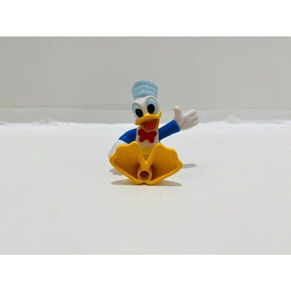 Disney 2013 Mattel Donald Duck PVC Character Size 2.5 inch X 2 inch - Picture 6 of 8